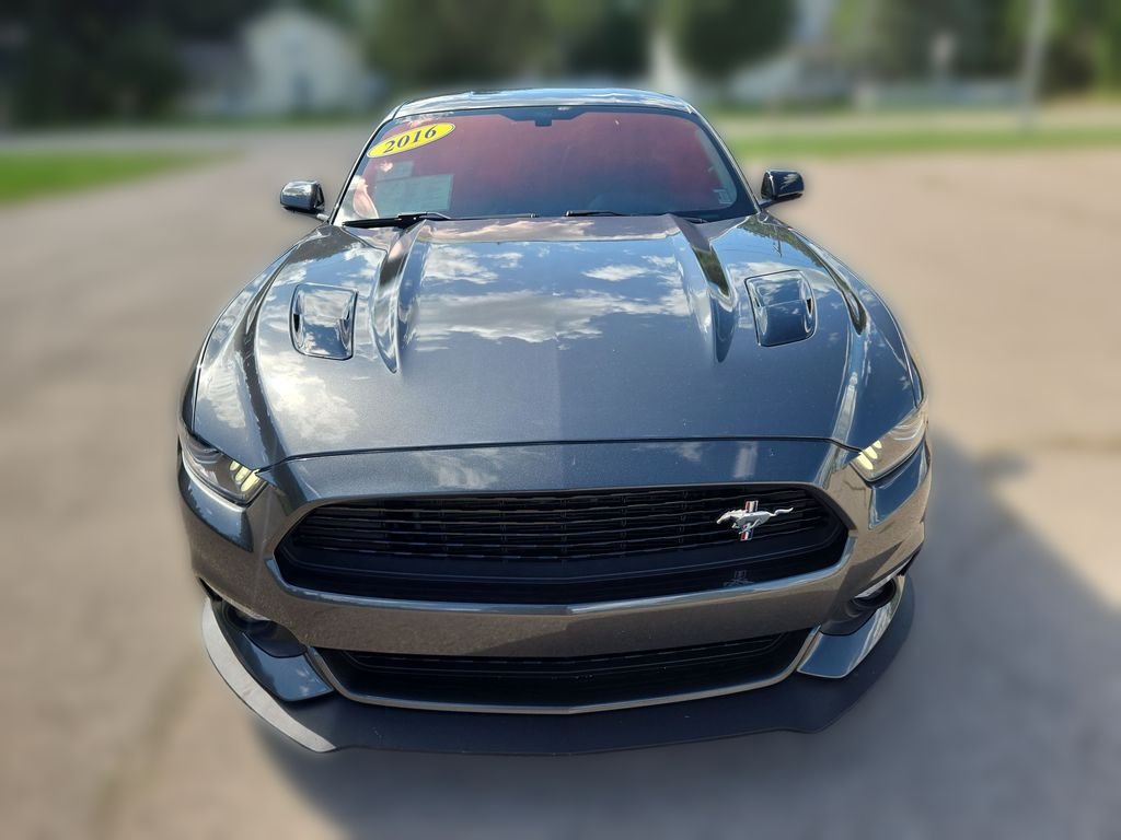 Used 2016 Magnetic Ford GT Premium image 16