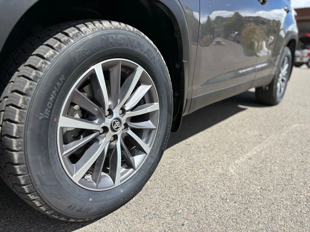 Used 2019 Predawn Gray Mica Toyota XLE image 13
