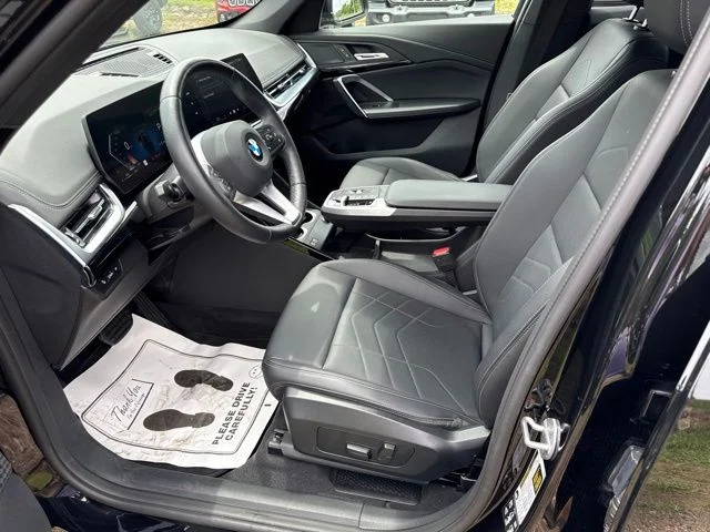 Used 2025 Black BMW xDrive28i image 18