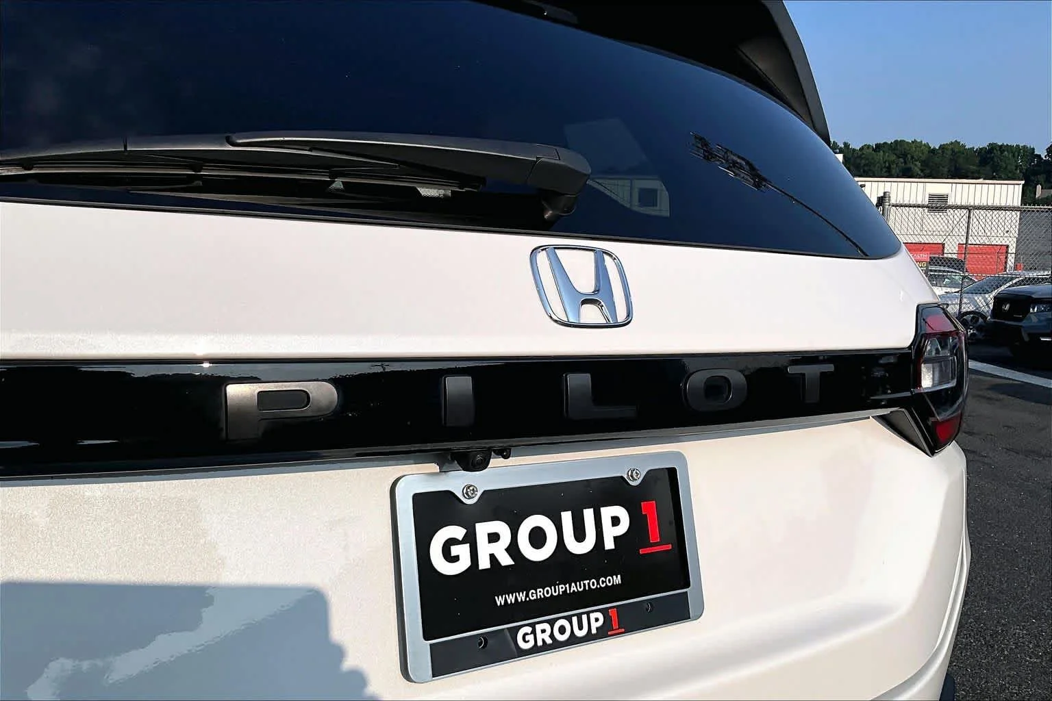 Used 2025 Platinum White Pearl Honda EX-L image 31