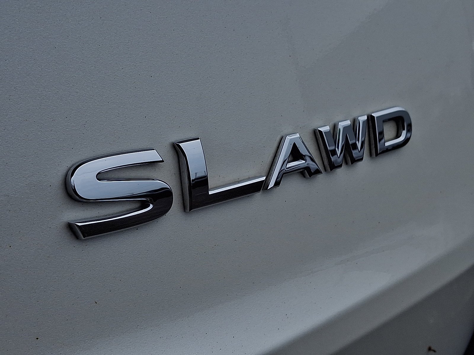 Used 2023 Pearl White Tricoat Nissan SL image 32