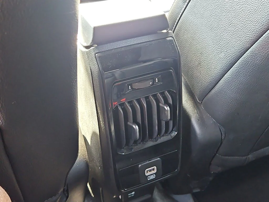 Used 2024 White Jeep Latitude image 13