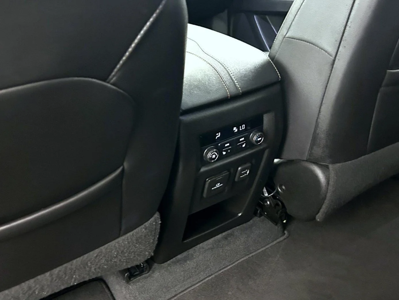Used 2020 Silver Chevrolet Premier image 23