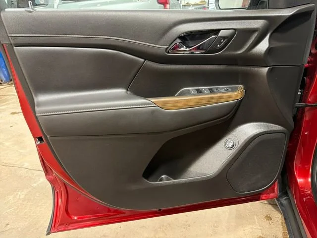 Used 2023 Volcanic Red Tintcoat GMC SLE image 14