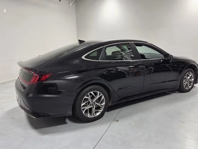 Used 2023 Black Hyundai SEL image 10