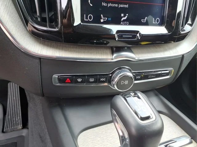 Used 2020 Silver Volvo T5 Inscription image 22