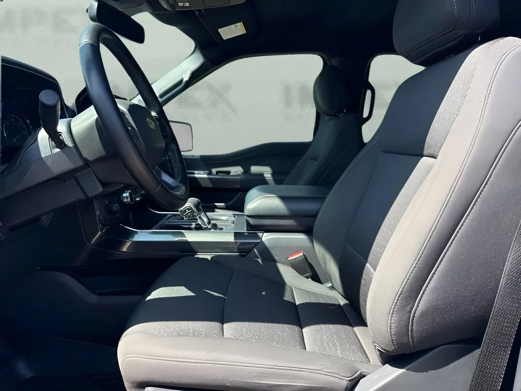 Used 2021  Ford XL image 9