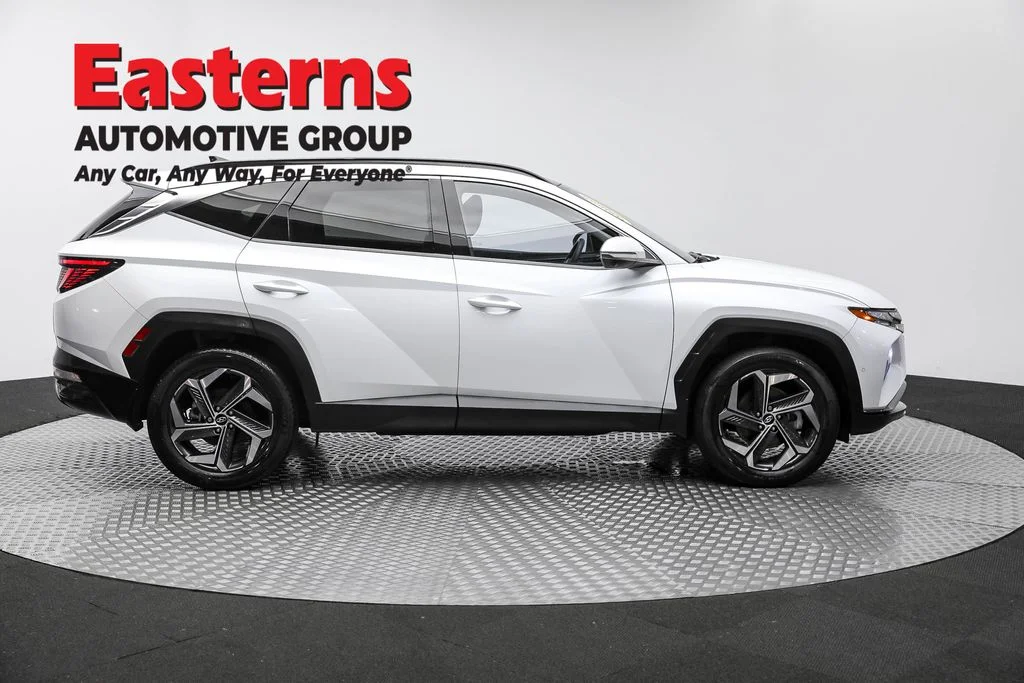 Used 2022 White Hyundai Limited image 4