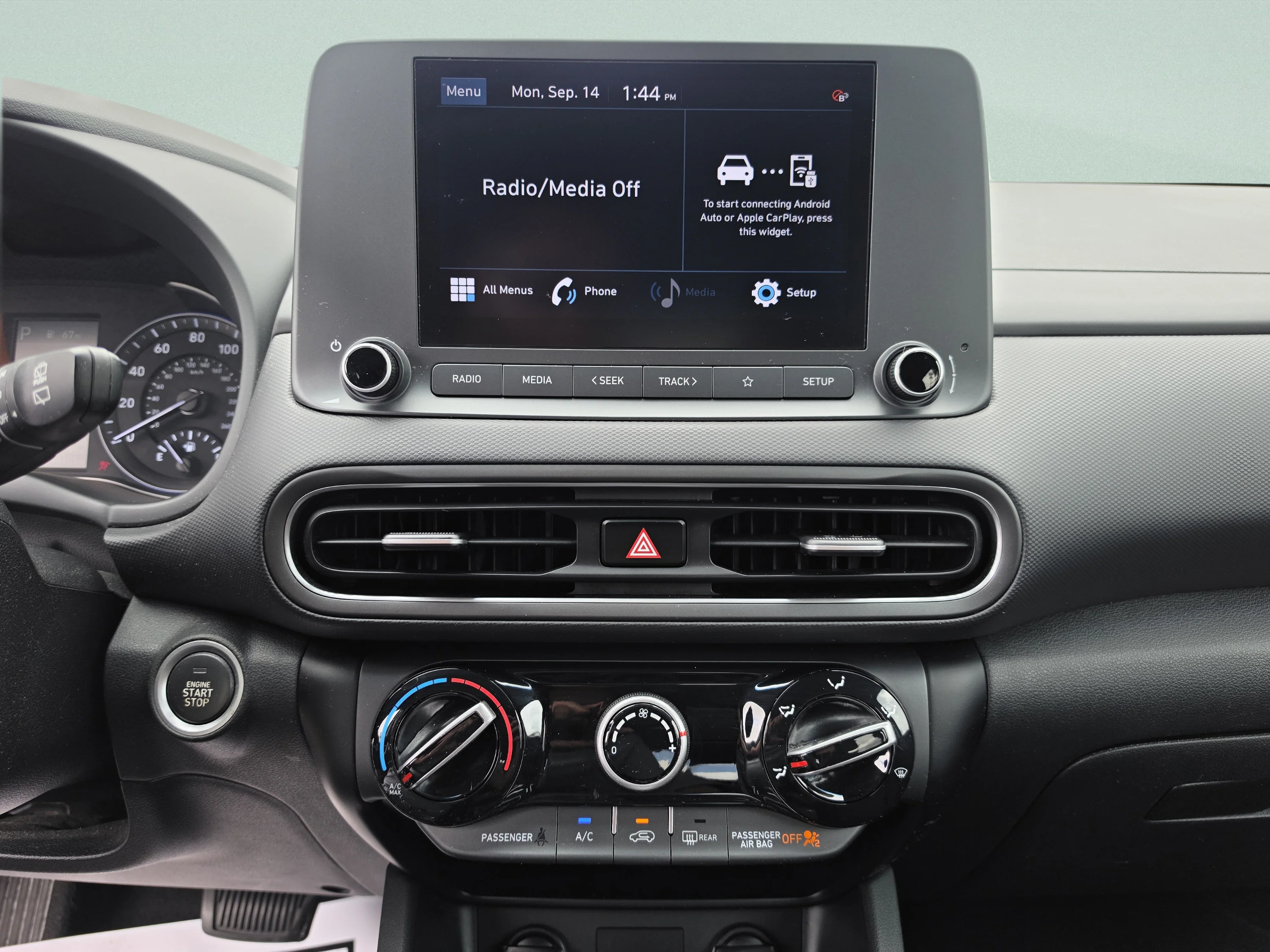 Used 2022 Thunder Gray Hyundai SEL image 25