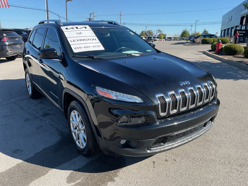 Used 2015 Brilliant Black Crystal Pearlcoat Jeep Latitude image 2