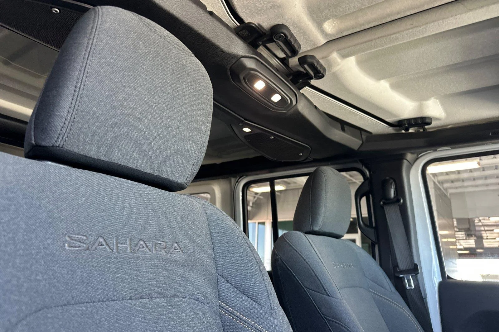 Used 2024 Bright White Clearcoat Jeep Sahara image 17