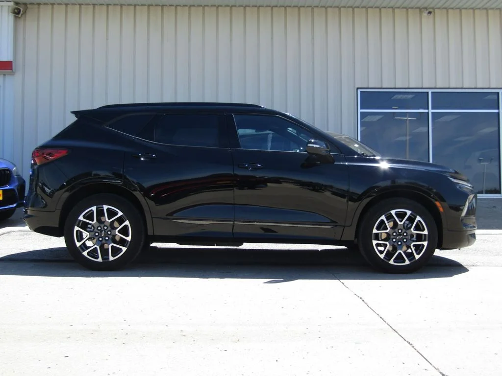 Used 2025 Black Chevrolet RS image 2