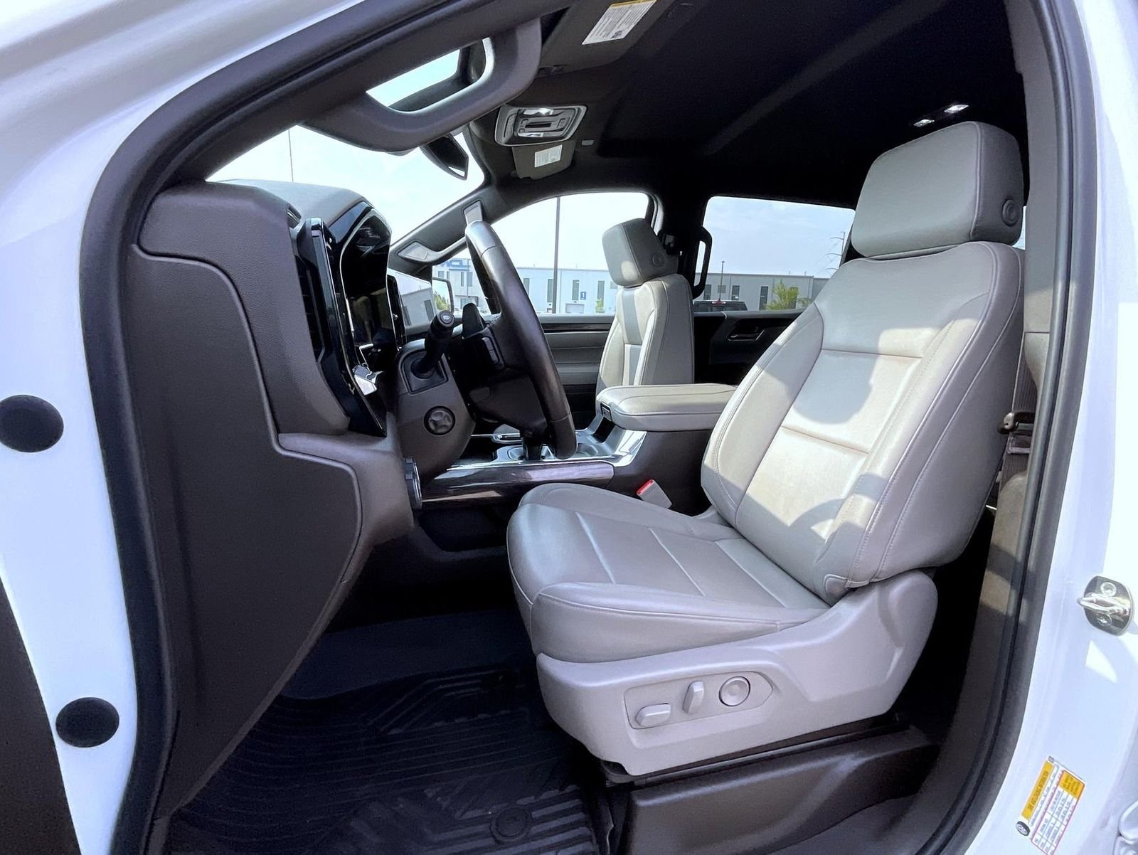 Used 2023 White Chevrolet LTZ image 11
