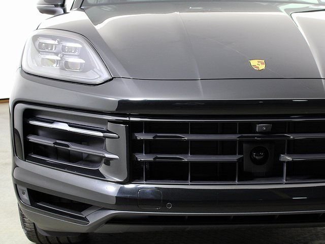 2025 Porsche Cayenne S - Photo 11