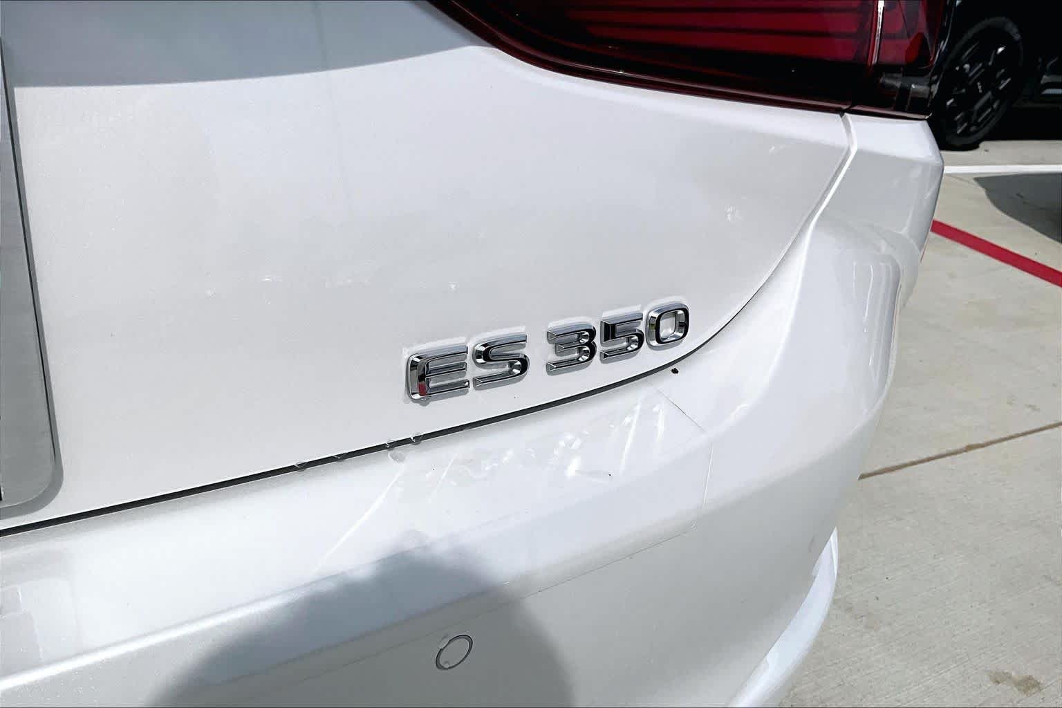 Used 2019 Eminent White Pearl Lexus Ultra Luxury image 29