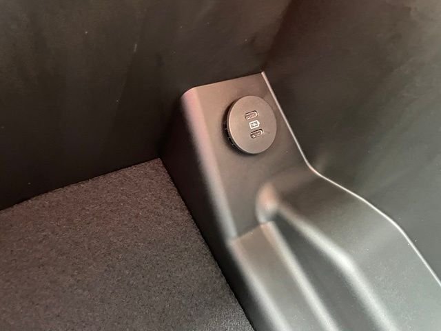 New 2026 Carbonized Gray Metallic Ford XLT image 43