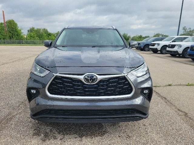 Used 2023 Magnetic Gray Metallic Toyota XLE image 19