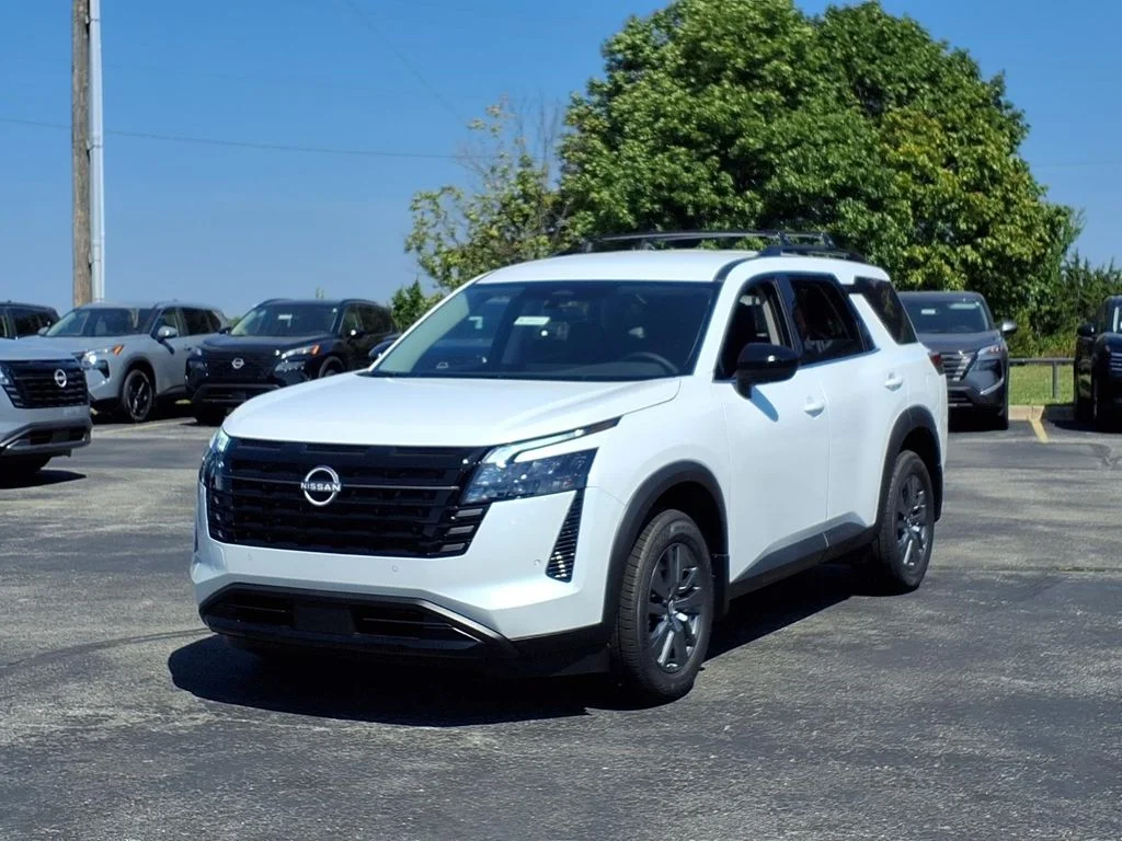 New 2026 Everest White Pearl TriCoat Nissan SV image 2