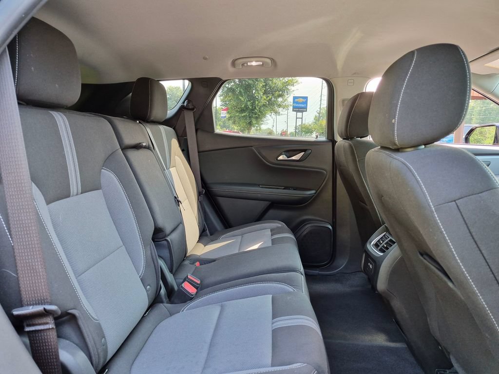 Used 2025 Black Chevrolet 2LT image 29