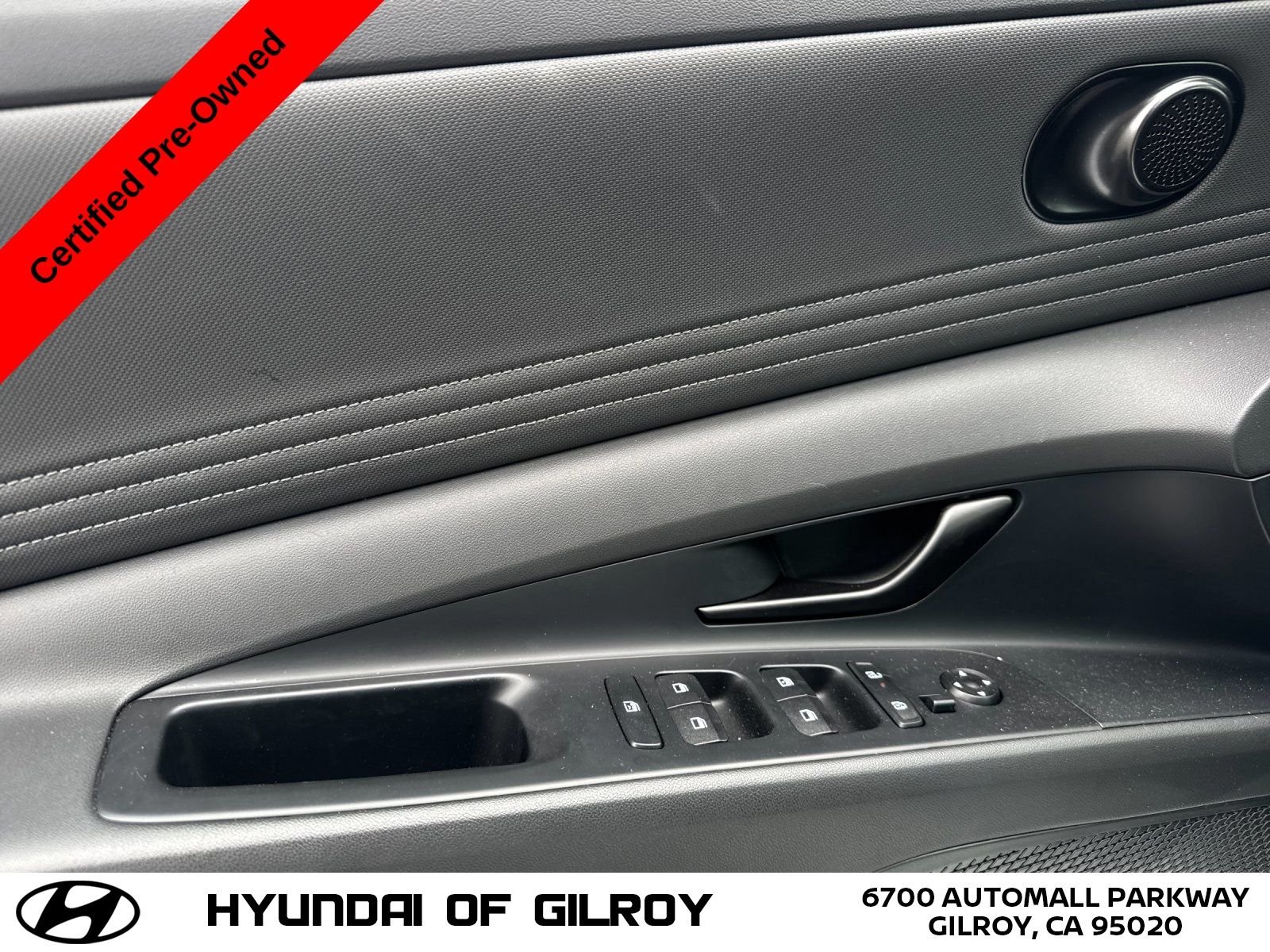 2025 Hyundai Elantra SEL - Photo 12