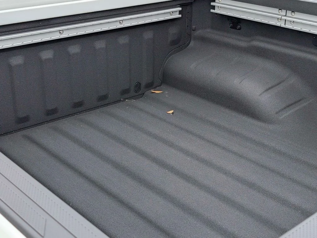 New 2026 Glacier White Nissan Crew Cab SV image 11