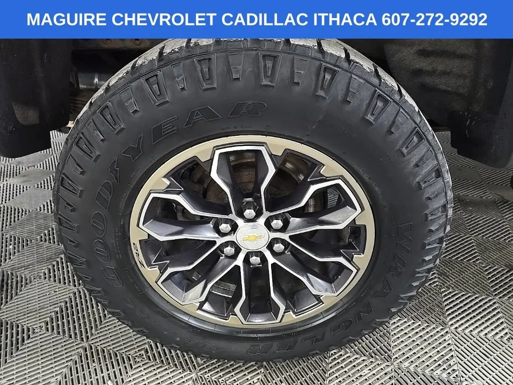 Used 2019 KINETIC BLUE METALLIC Chevrolet 4WD ZR2 image 13