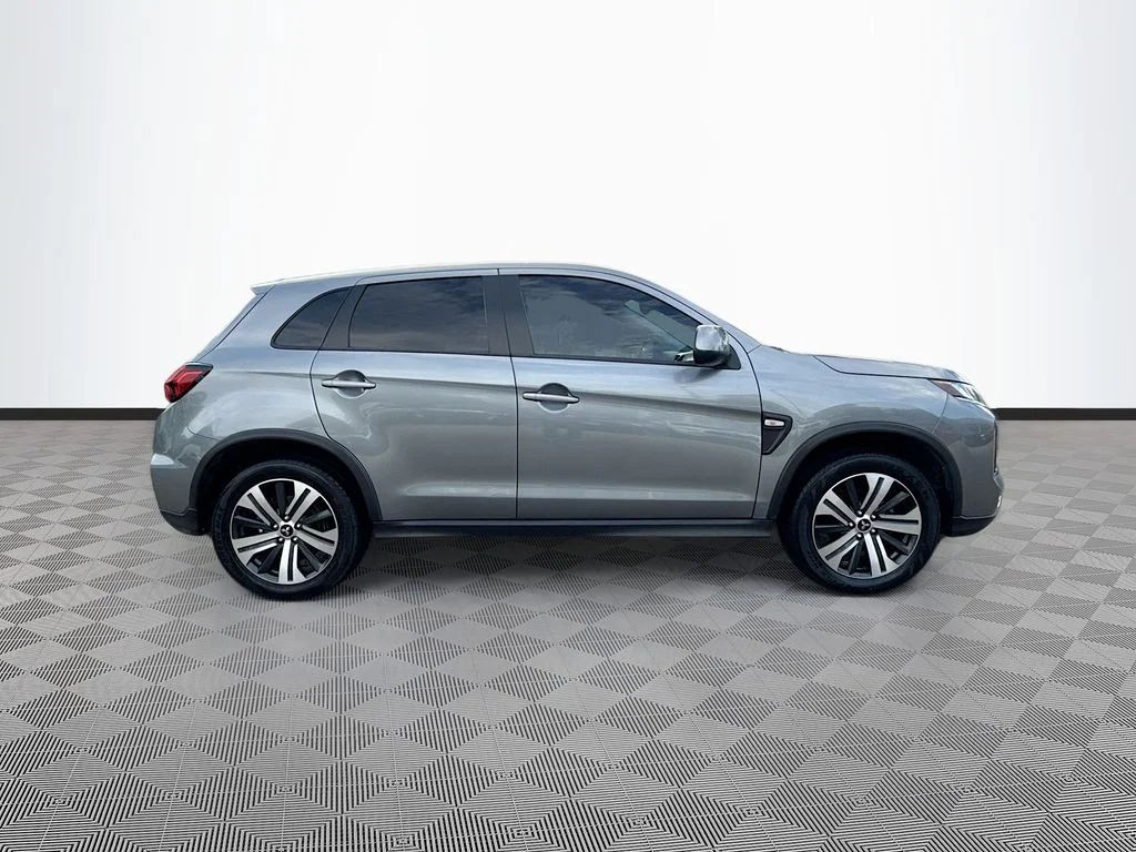 Used 2021  Mitsubishi 2.0 LE image 5