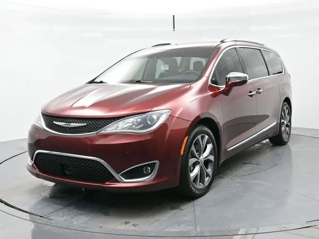 Used 2018 Velvet Red Pearlcoat Chrysler Limited image 3