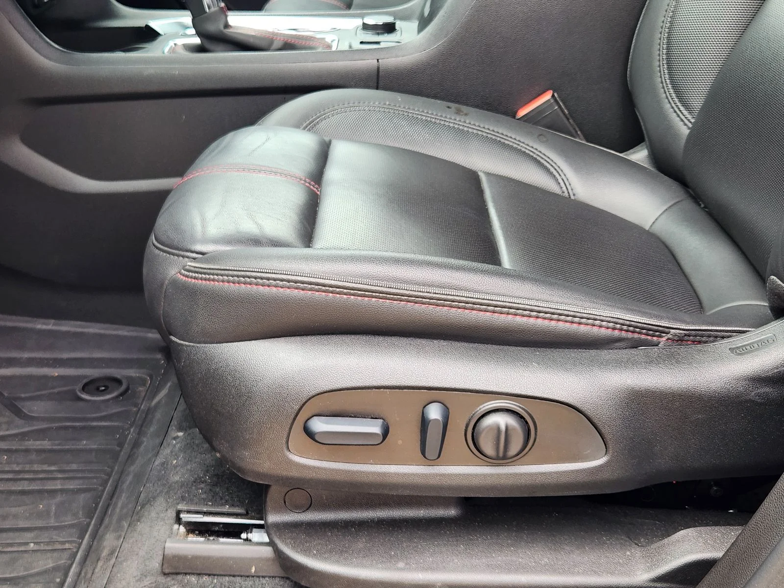 Used 2023 Gray Chevrolet RS image 23
