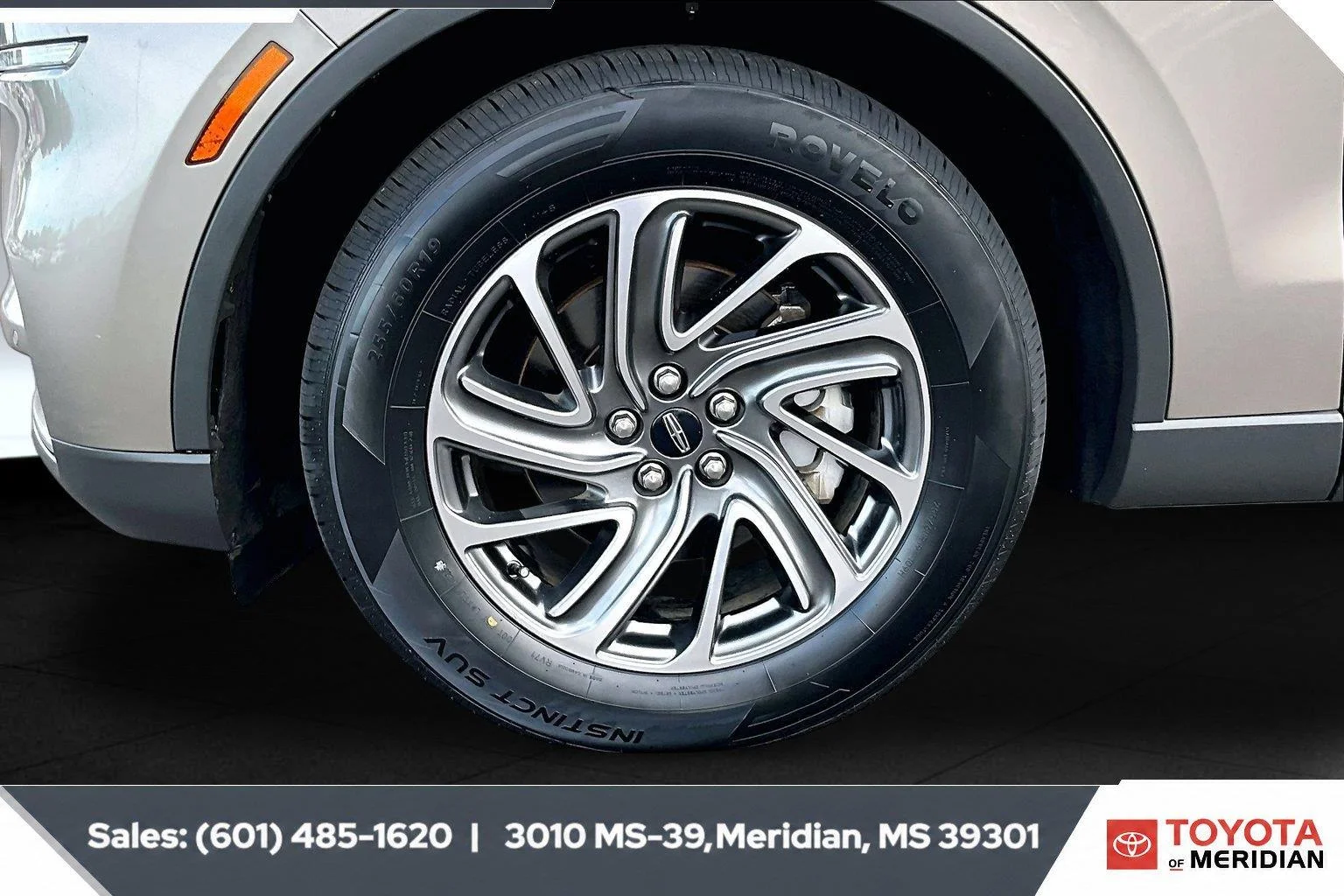 Used 2021 Iced Mocha Lincoln Standard image 7