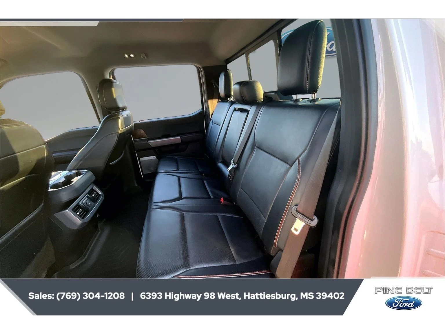 Used 2024 Star White Metallic Tri-Coat Ford LARIAT image 20