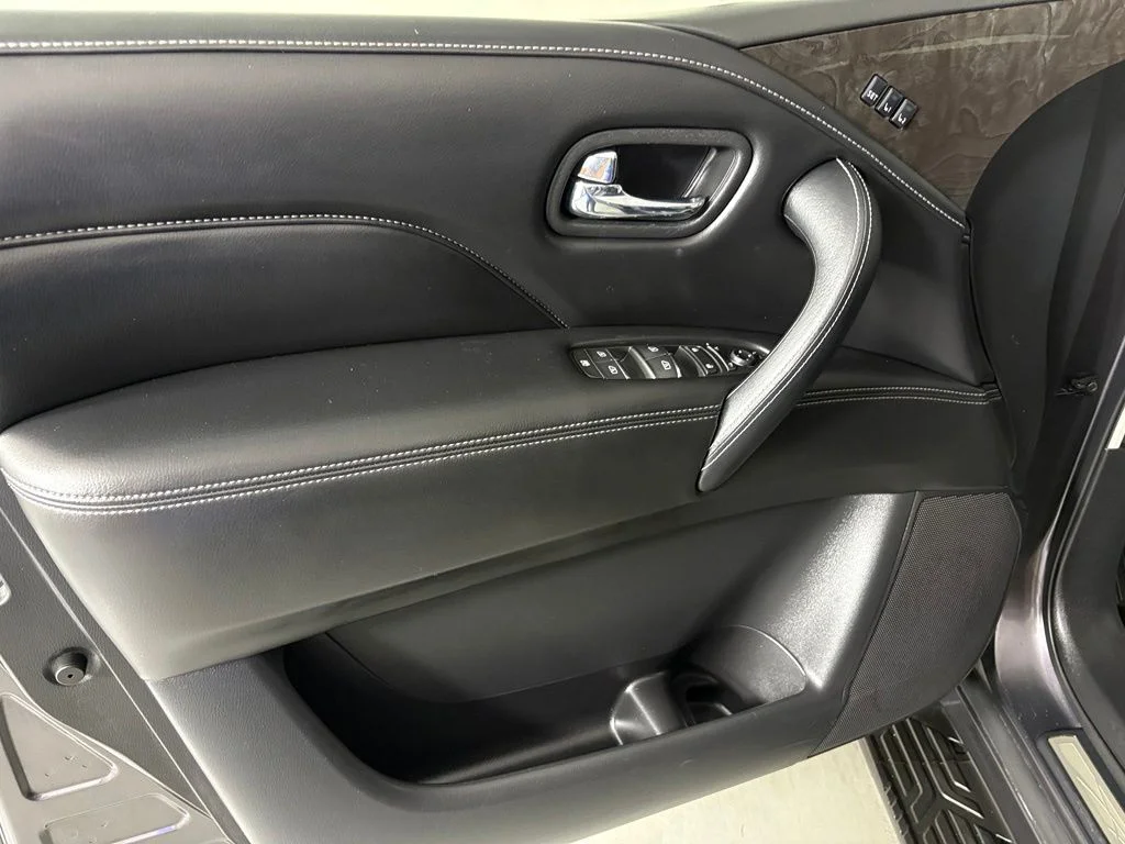 Used 2024 Gray INFINITI LUXE image 14