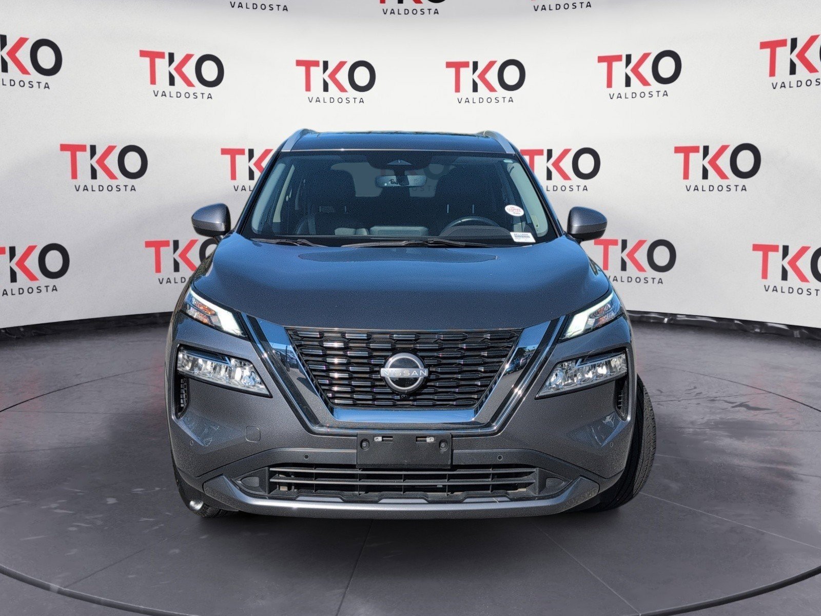 Used 2023 Gun Metallic Nissan SL image 12
