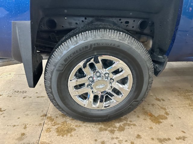 Used 2019 DEEP OCEAN BLUE METALLIC Chevrolet LT image 54