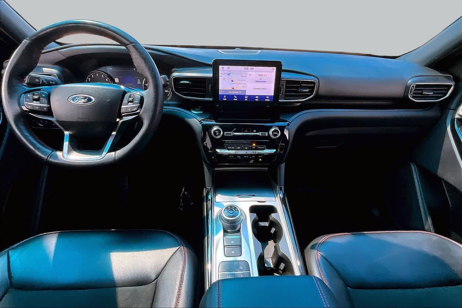 Used 2022 Agate Black Metallic Ford ST-Line image 15