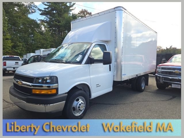 Used 2024 Summit White Chevrolet 2WT image 1
