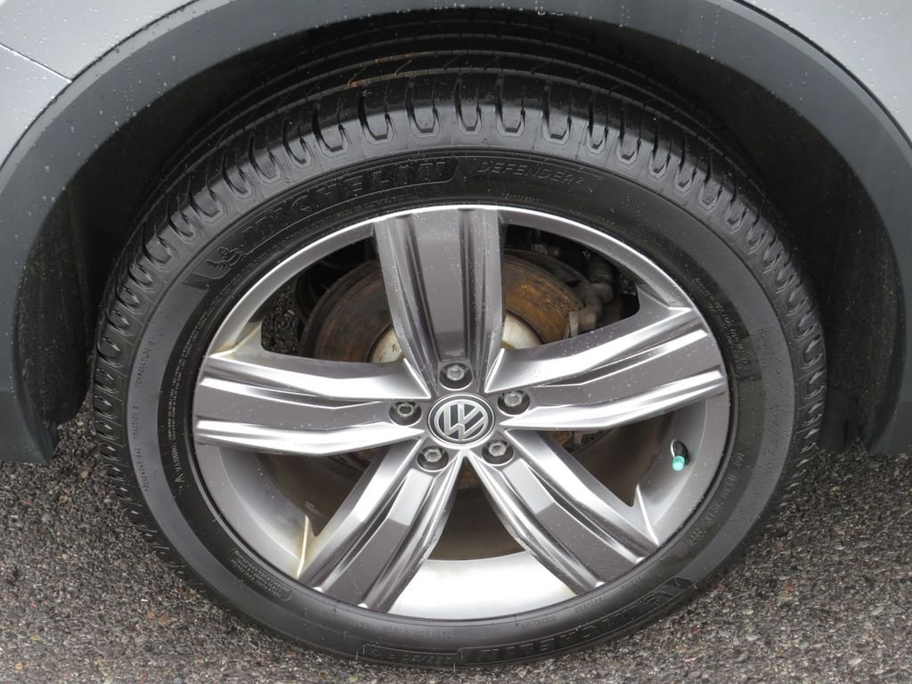 Used 2020 Silver Volkswagen 2.0T SEL image 14