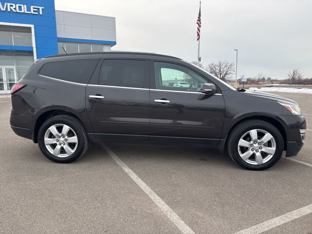 Used 2017 Chevrolet Traverse 1LT with VIN 1GNKRGKD8HJ228073 for sale in Spring Valley, Minnesota