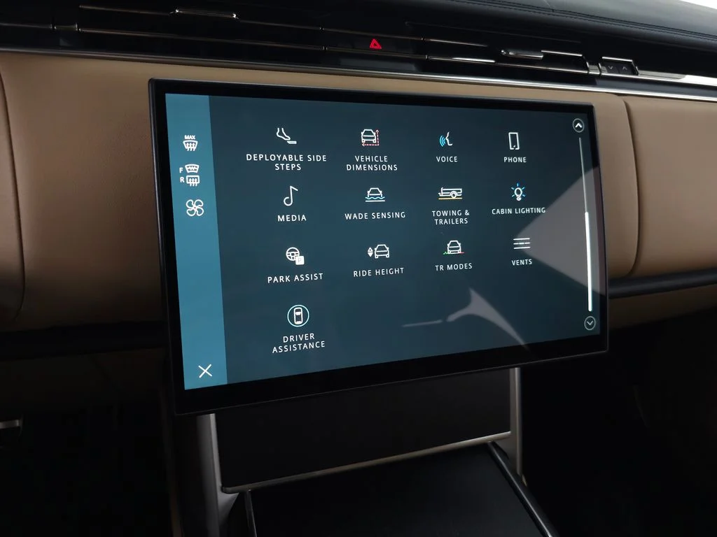 New 2026 Carpathian Grey Land Rover SE image 27