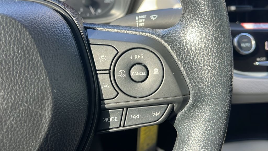 2025 Toyota Corolla LE - Photo 20