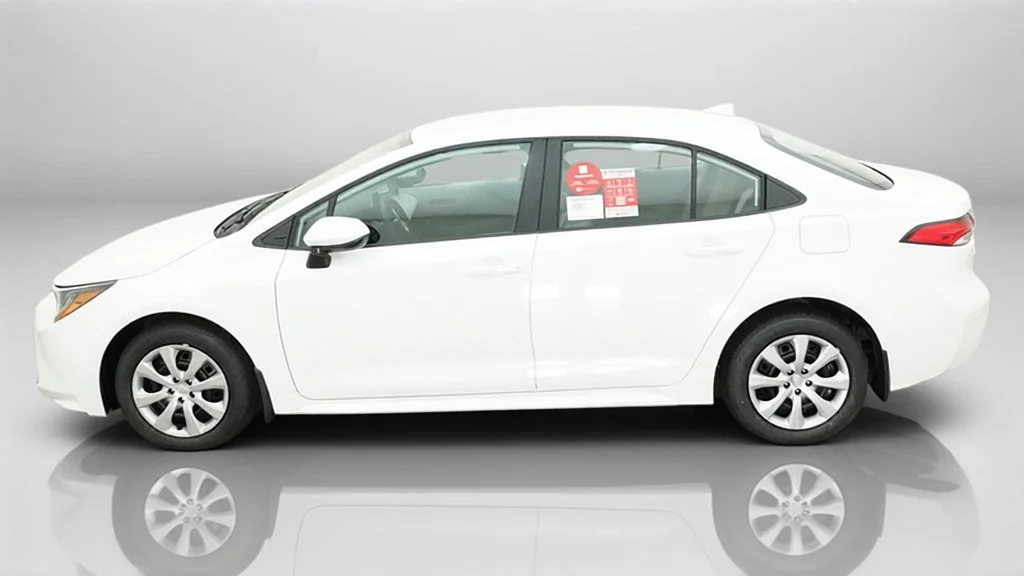 New 2027 Ice Cap Toyota LE image 2