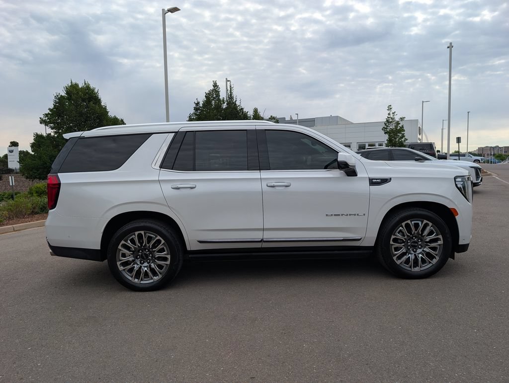 Used 2024 White Frost Tricoat GMC Denali Ultimate image 7