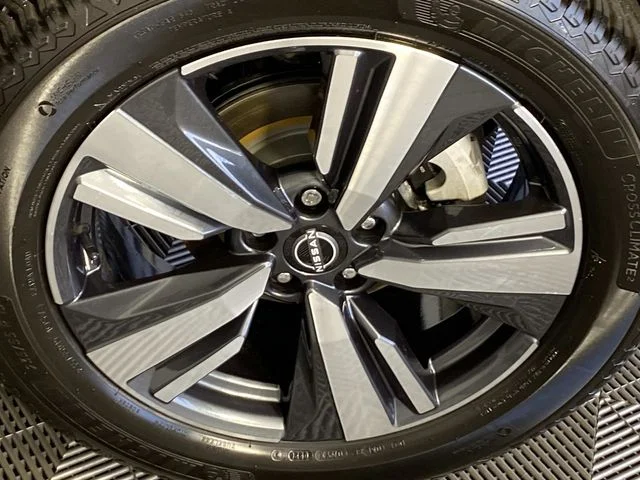 Used 2023 Gray Nissan SL image 27