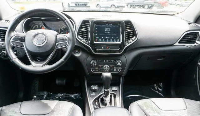 Used 2019 White Jeep Limited image 14