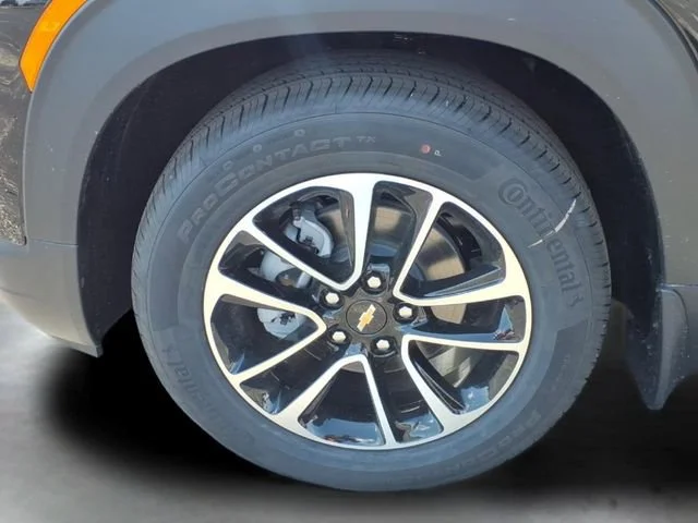 New 2026 Mosaic Black Metallic Chevrolet LT image 15