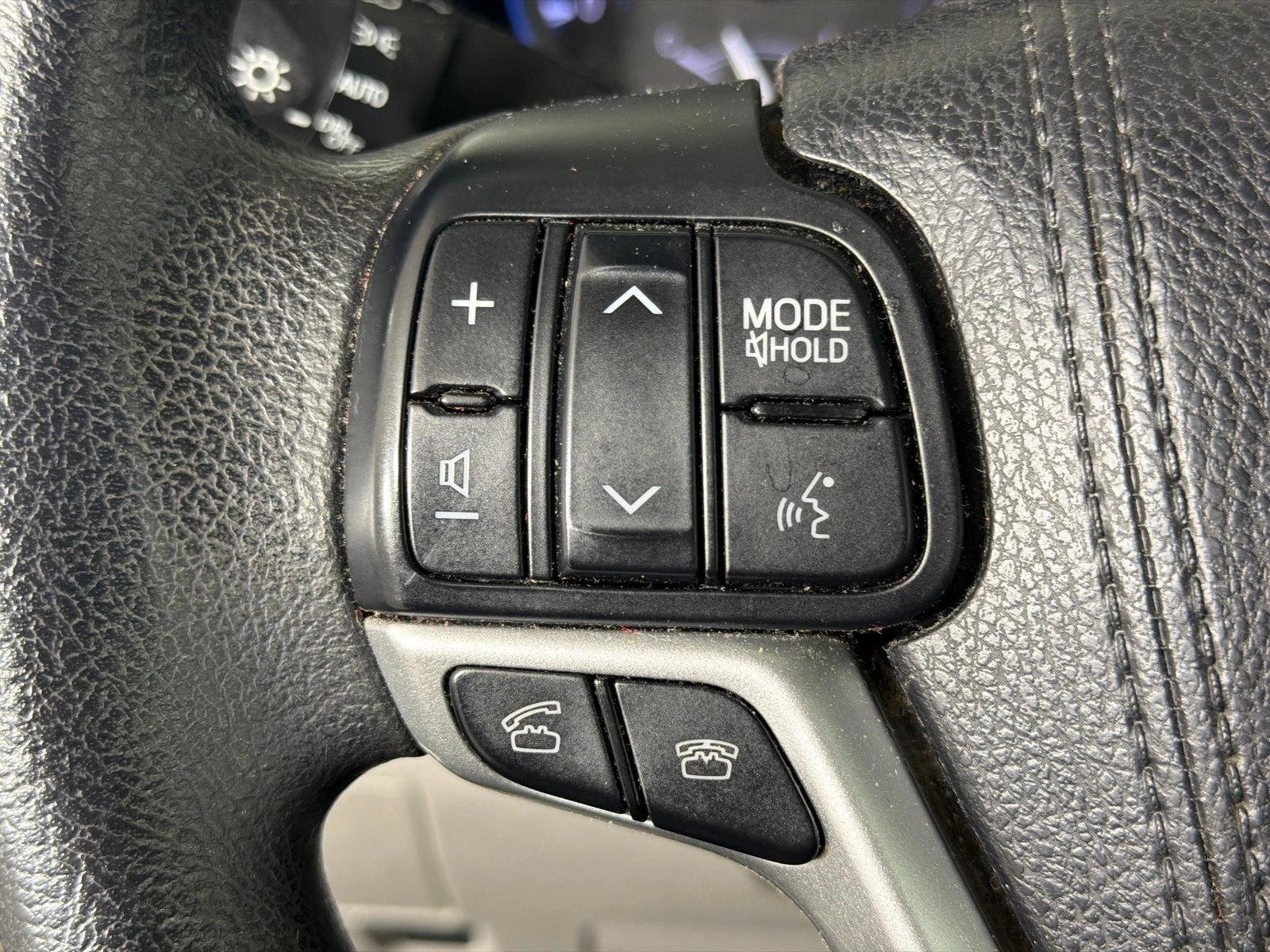 Used 2016 Predawn Gray Mica Toyota LE image 24