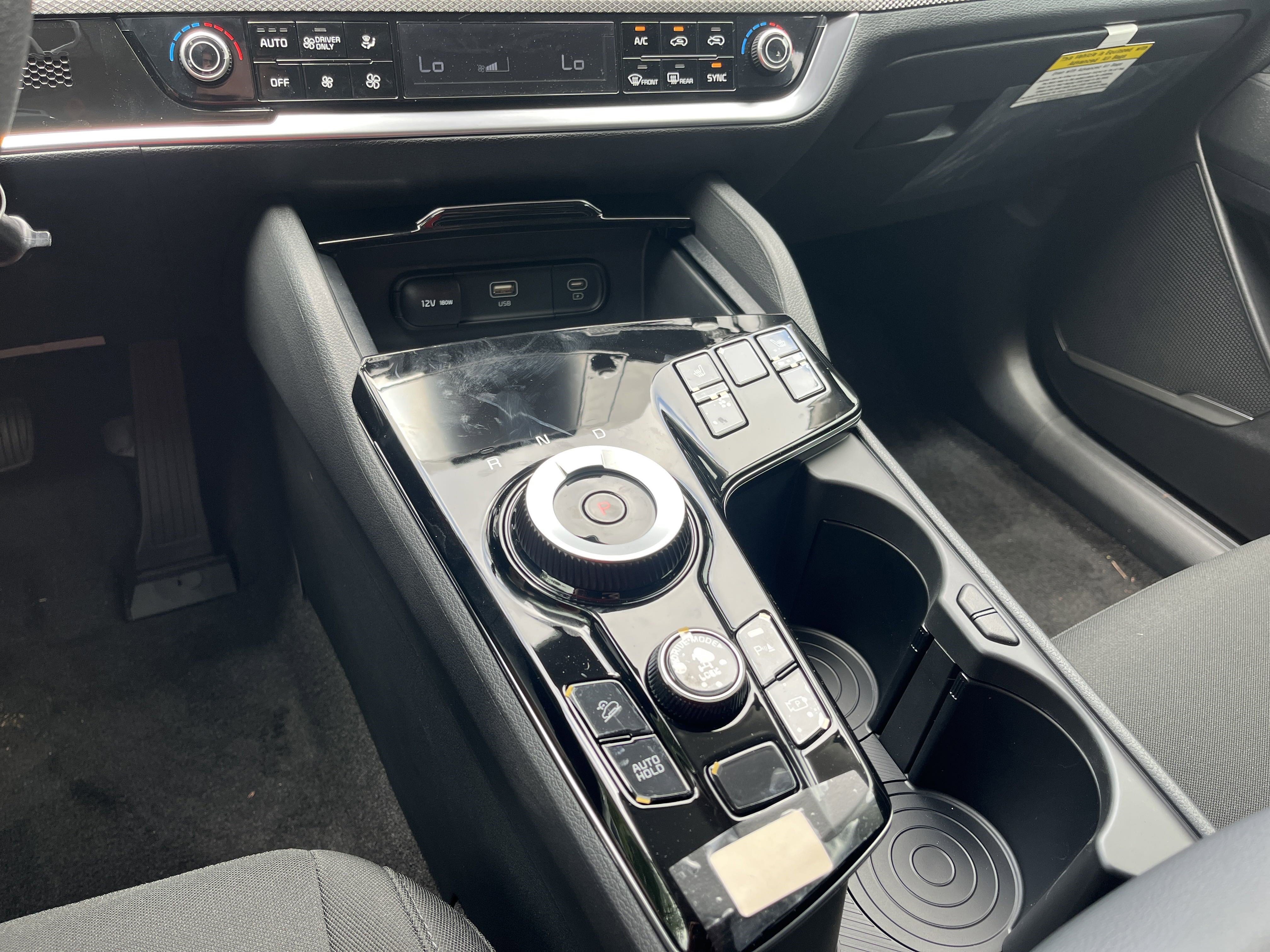 2025 Kia Sportage LX Hybrid - Photo 11