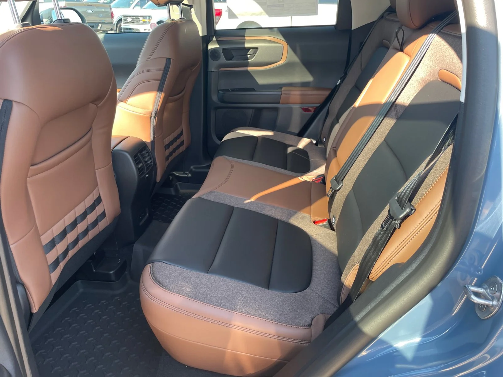 New 2026 Azure Grey Metallic Tri-Coat Ford Outer Banks image 17