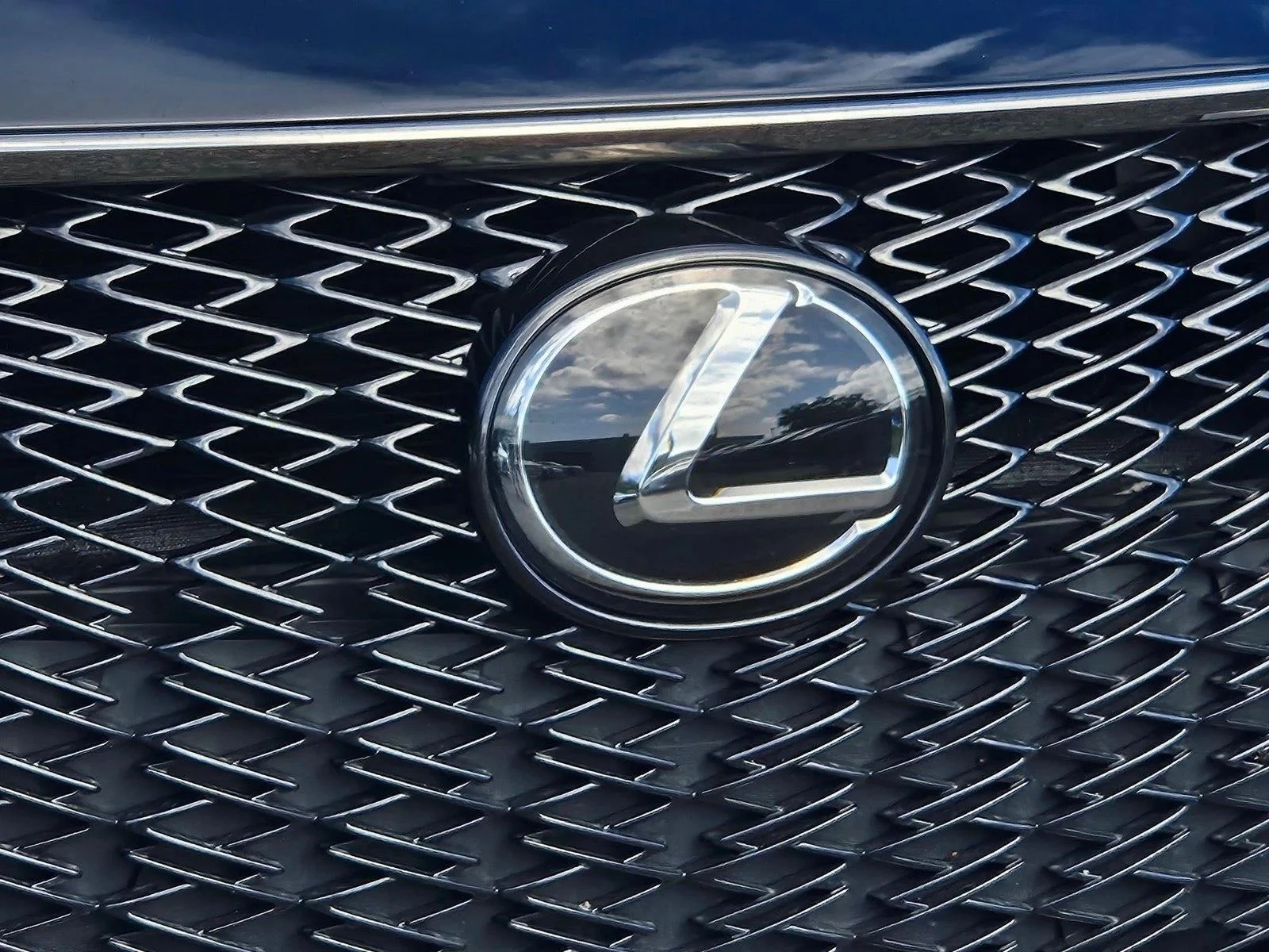 Certified Used 2023 Obsidian Lexus ES 350 F SPORT Handling image 5
