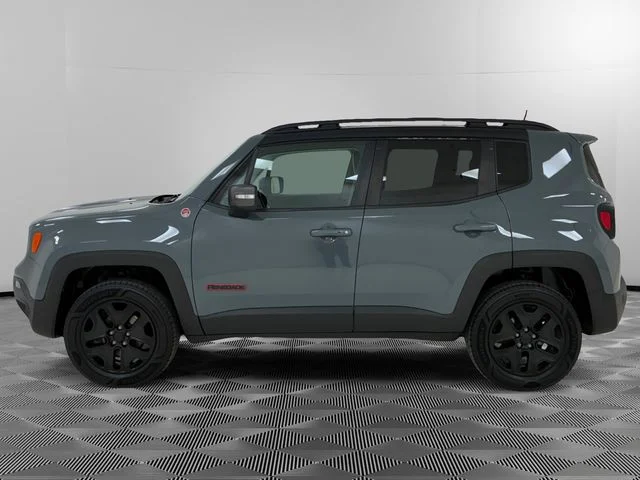 Used 2018 Gray Jeep Trailhawk image 2